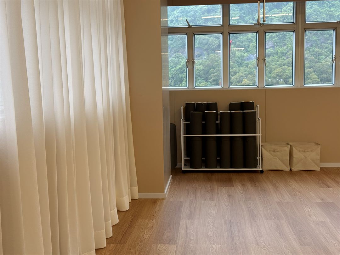 FT YOGA STUDIO 火炭瑜伽場地相片 7 / 10 — 通透採光的入口